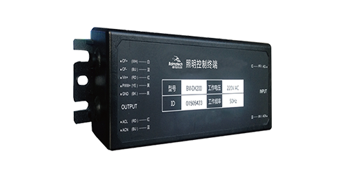 單/雙燈控制器，對所接負載（燈具）實現(xiàn)單獨送電與斷電操作、LED燈具無極調(diào)光、燈具電參量采集、燈桿監(jiān)測控制、遠程在線升級等功能。