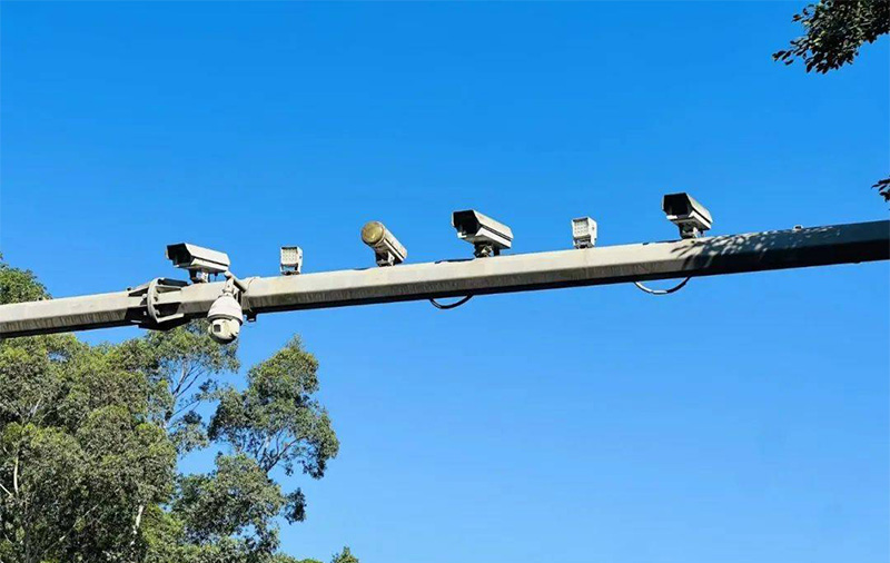電子警察.jpg